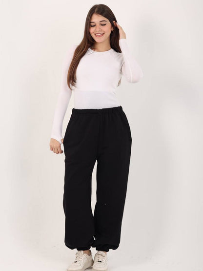 Sweat pant : Perfect for lounging at home or running errands