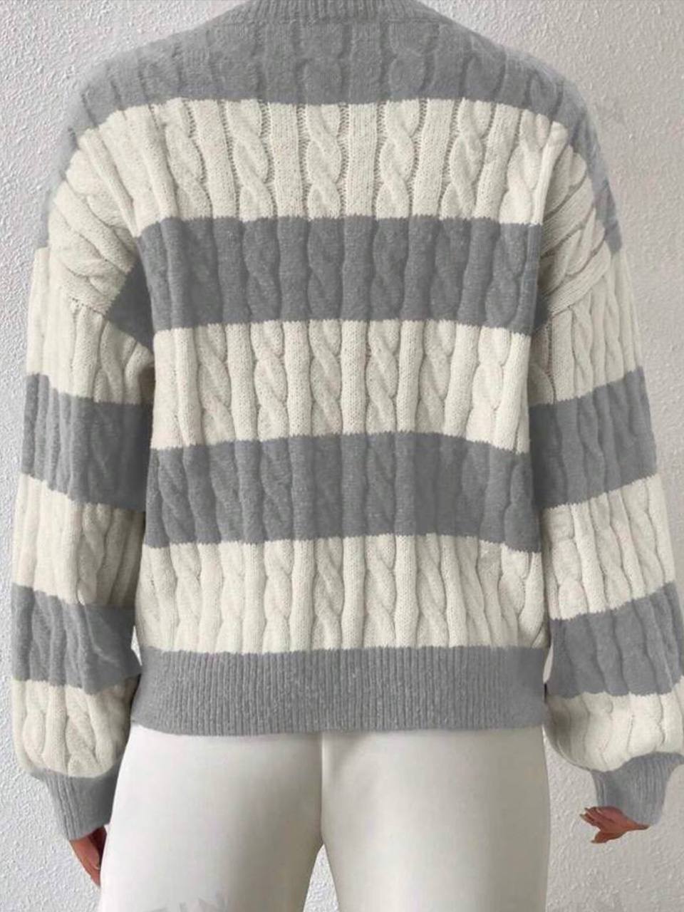 Sweater : Offers both comfort and style